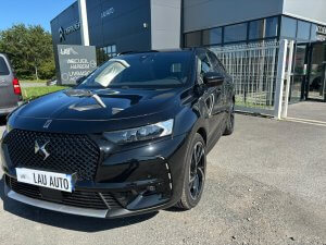 Vue avant gauche de la DS7 CROSSBACK E-TENSE, véhicule d'occasion du garage LAU AUTO à Urrugne